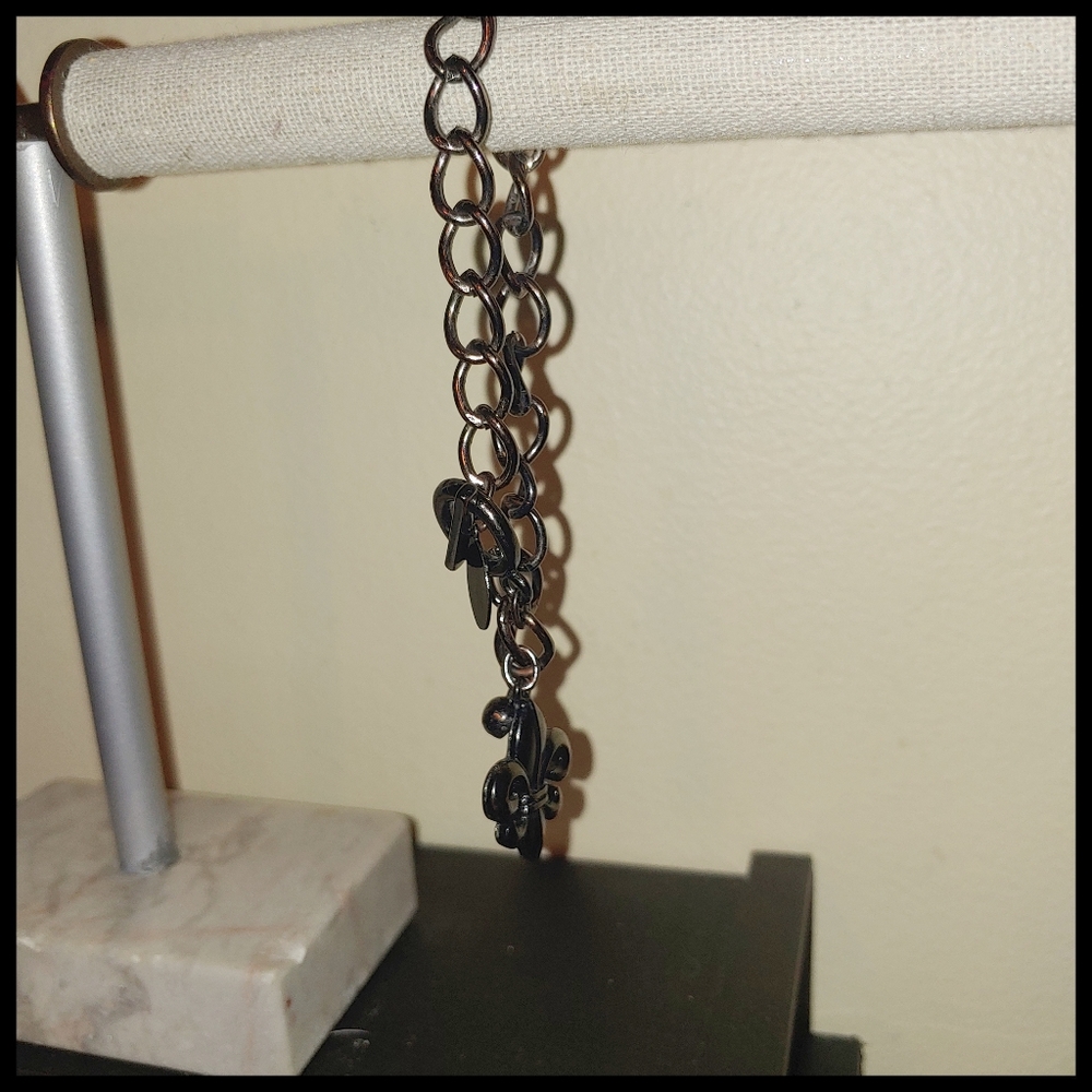 🎁 3 for $10 Guess Charm Bracelet